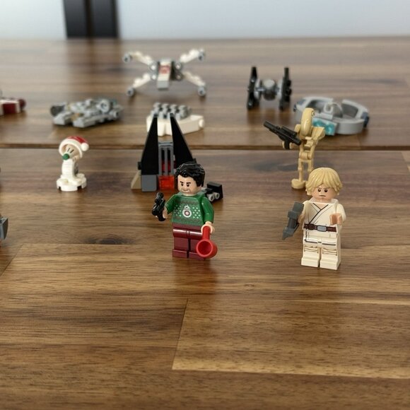 Lego Star Wars Bundle Of Mini Figures w/ Christmas Sweater Poe Dameron READ - Picture 1 of 16